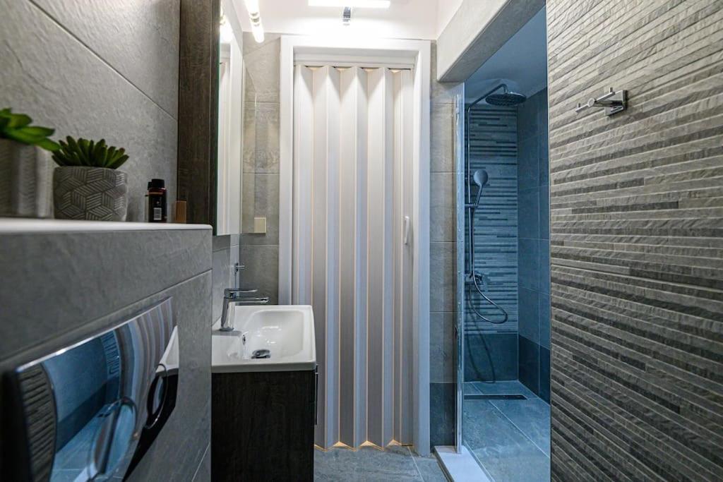 Anna'S Apartment Каламата Экстерьер фото